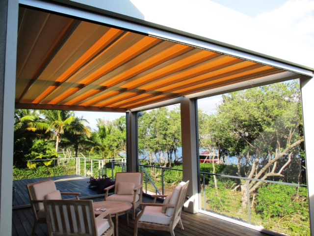 Tecnic retractable roof residential structure.jpg